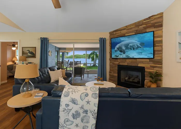 Welcoming 'Little Blue Lakehouse' In Crystal River