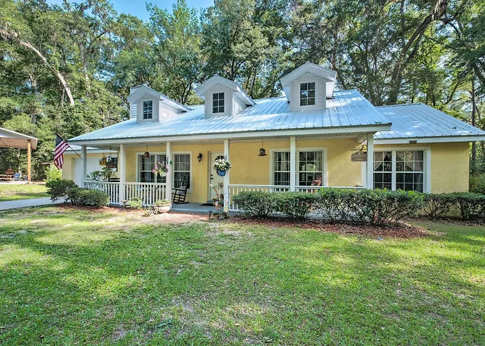 Serene Old Town Getaway Near Suwannee River!